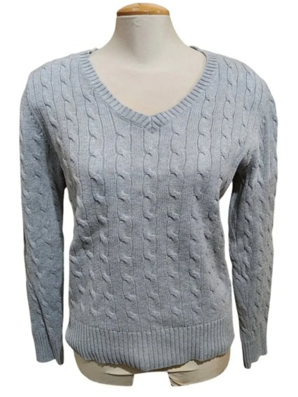 Tommy Hilfiger Womens Gray Cable V-Neck Sweater‎ preppy classic. Fits L tag XL